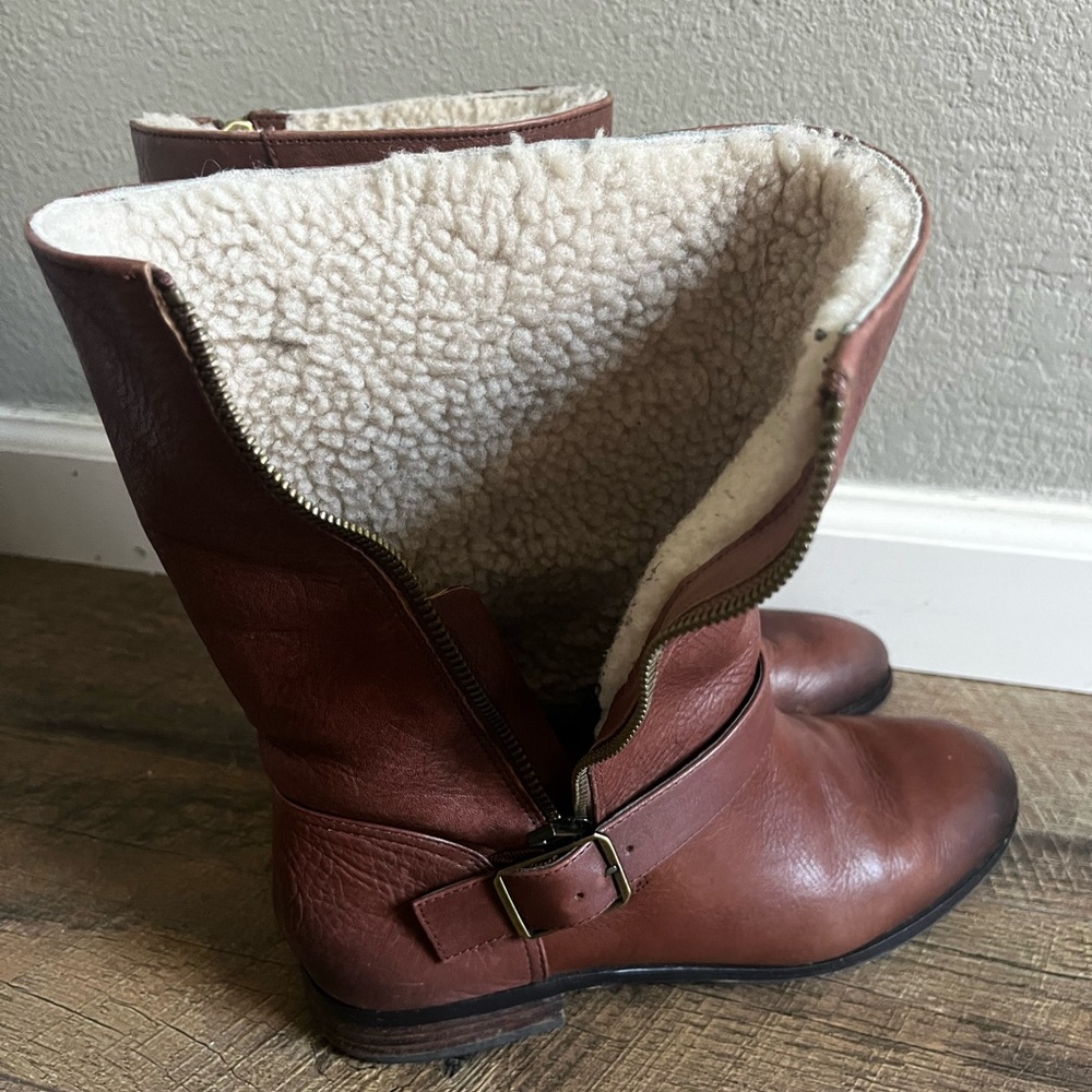Ann Taylor brown leather‎ mid calf buckle boots Sherpa lined women’s size 9